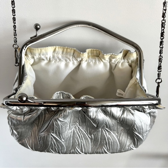 Retro Silver Crinkle Chain Shoulder Bag - Picture 5 of 8